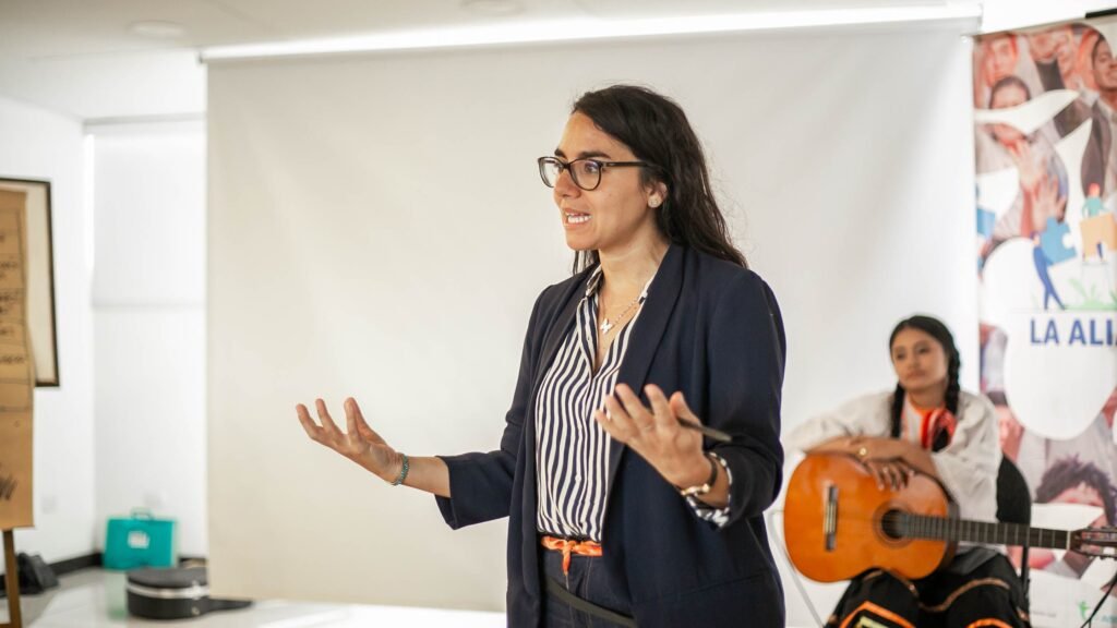 Elena Sandoval Rstudio 1024x576